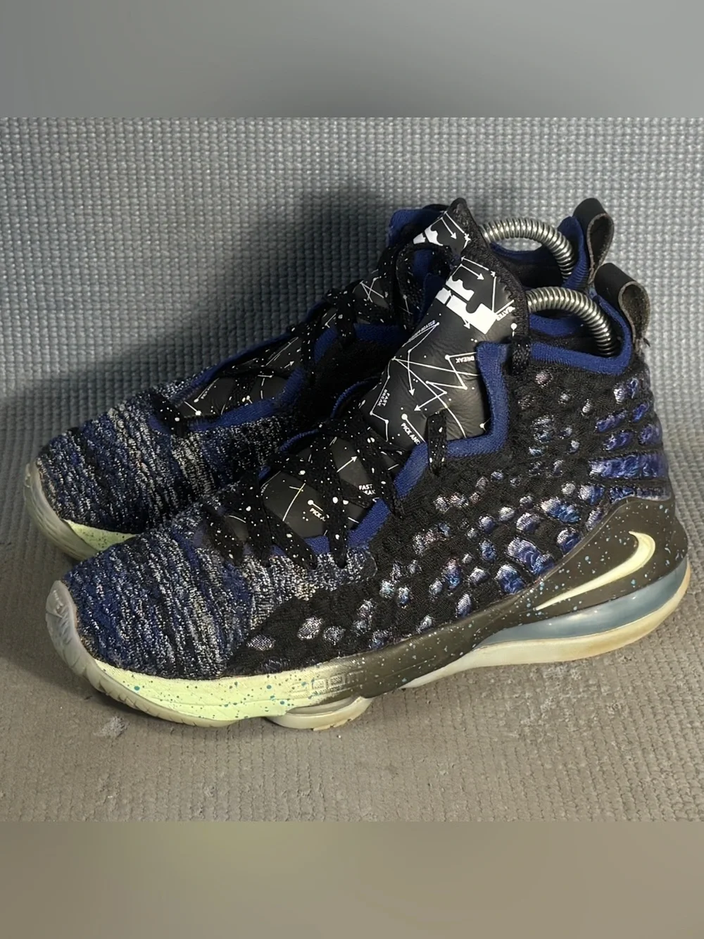 Nike LeBron 17 Constellations Athletic Shoes BQ5594-407 Big Kid Size 5.5Y